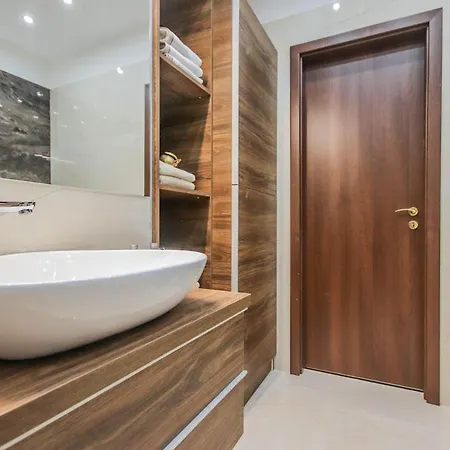 Bengt Dohany Str. 4*