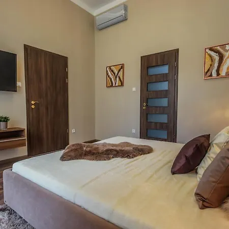 Bengt Dohany Str. Hotel apartamentowy