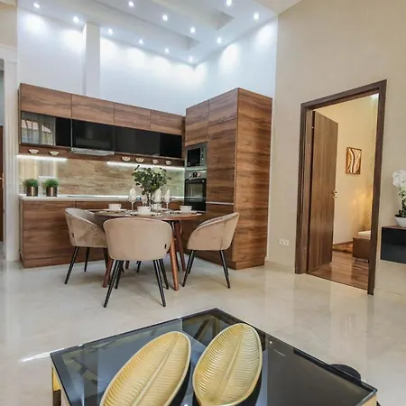 Bengt Dohany Str. Appart hôtel 4*