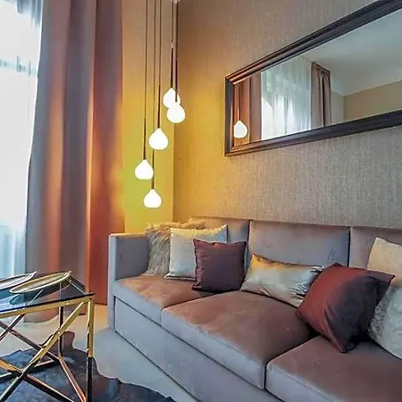 Bengt Dohany Str. Appart hôtel 4*