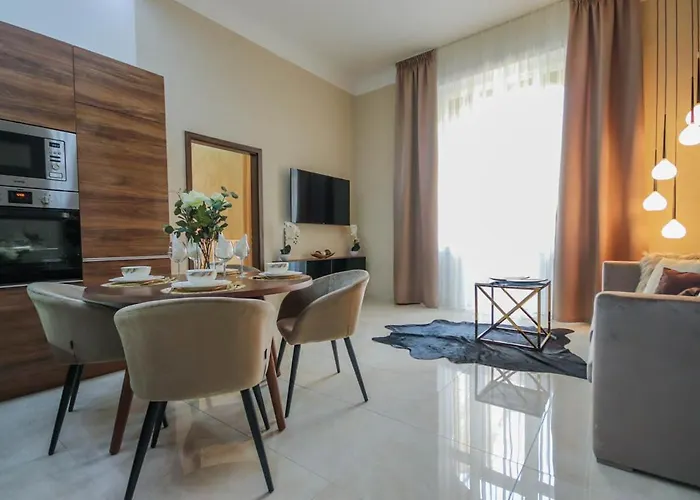 Bengt Dohany Str. Appart hôtel 4*