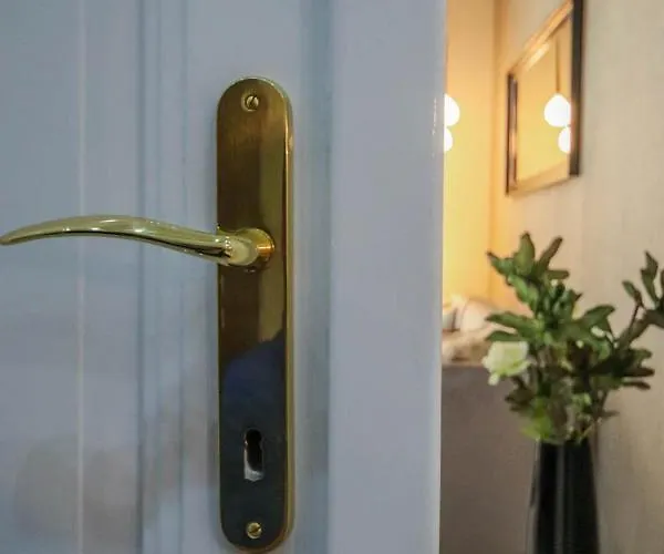 Bengt Dohany Str. Hotel de apartamente