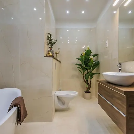 Bengt Dohány Str. Budapest