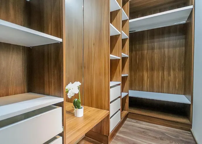 Bengt Dohany Str. 4* בודפשט